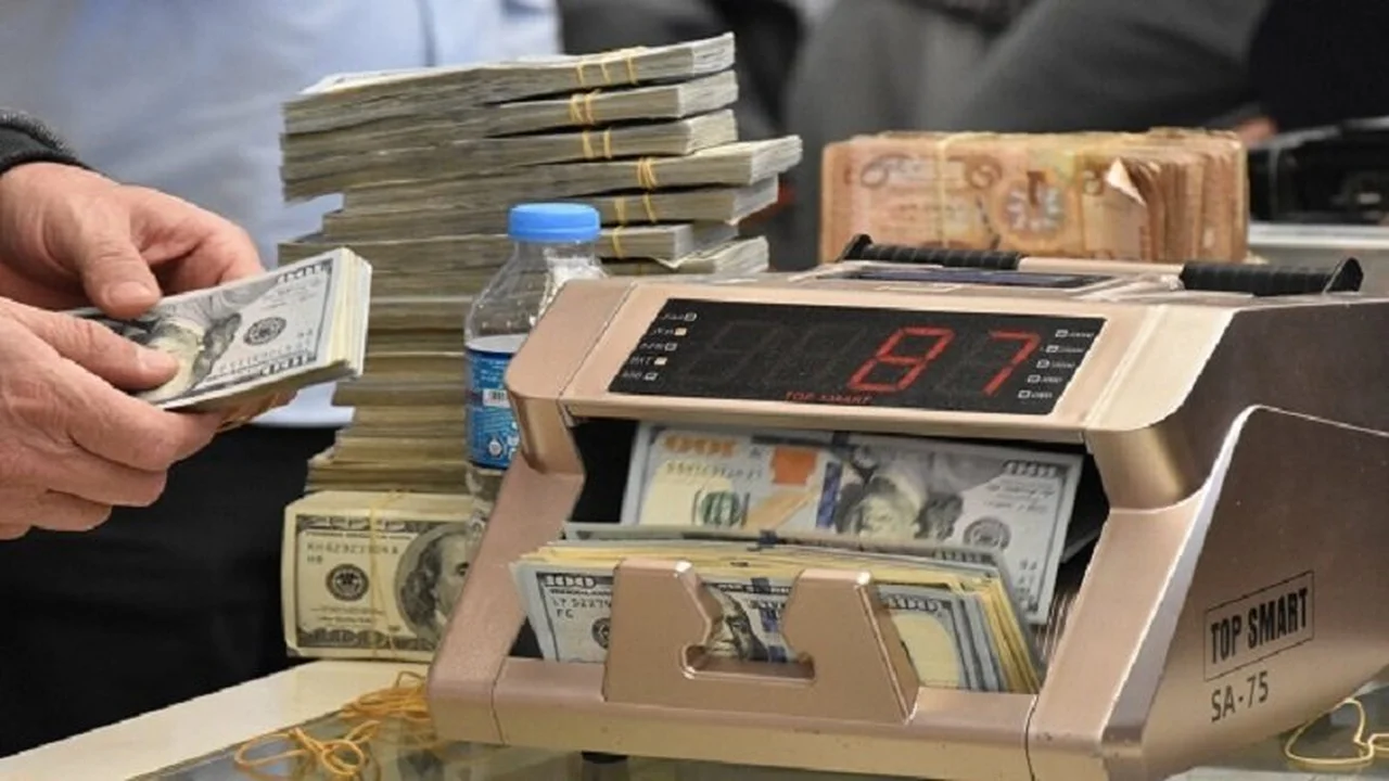 أرقام متباينة.. كم بلغ سعر صرف الدولار في أسواق بغداد وأربيل اليوم؟